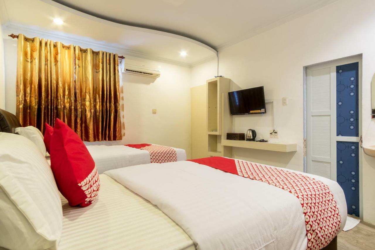 OYO 619 Naufal Guest House Syariah Medan Exterior foto
