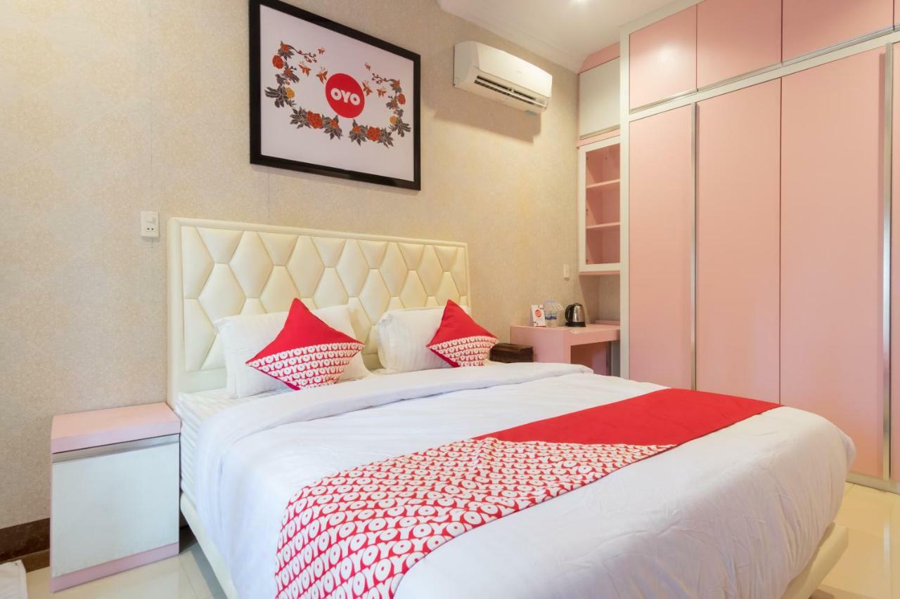 OYO 619 Naufal Guest House Syariah Medan Exterior foto