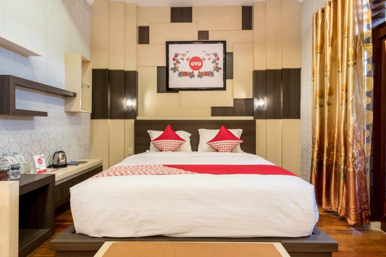 OYO 619 Naufal Guest House Syariah Medan Exterior foto